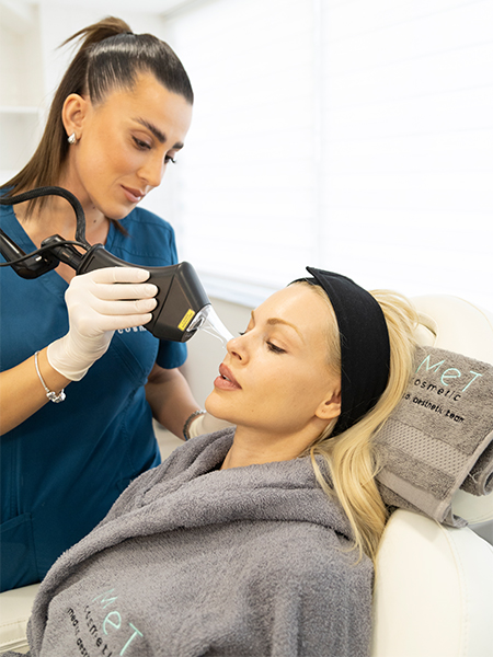 Βίκυ Κάβουρα